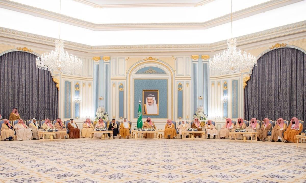 ولي العهد السعودي يستقبل 108 أمراء مهنئين بشهر رمضان في قصر اليمامة ولي العهد السعودي يستقبل 108 أمراء مهنئين بشهر رمضان في قصر اليمامة