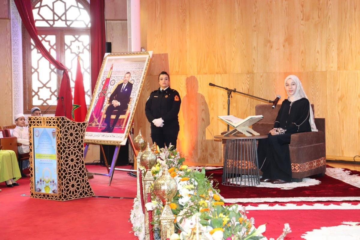 تتويج طفلة مغربية بجائزة وطنية لحفظ القرآن تتويج طفلة مغربية بجائزة وطنية لحفظ القرآن
