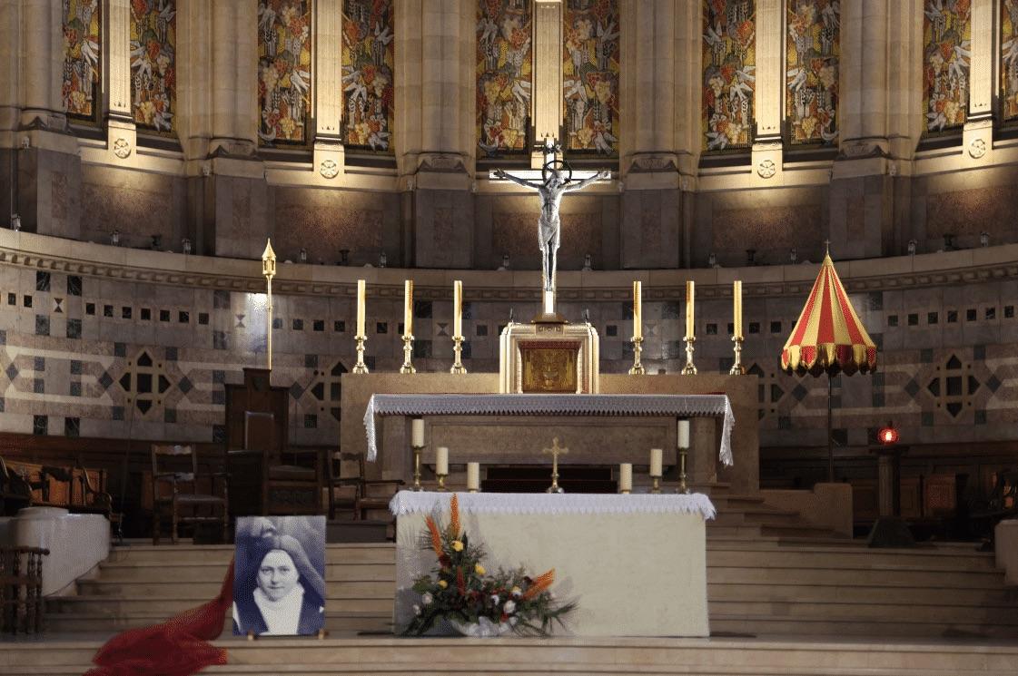 كاهن فرنسي يُدان كنسياً بتهم «تصرفات غير لائقة» كاهن فرنسي يُدان كنسياً بتهم «تصرفات غير لائقة»