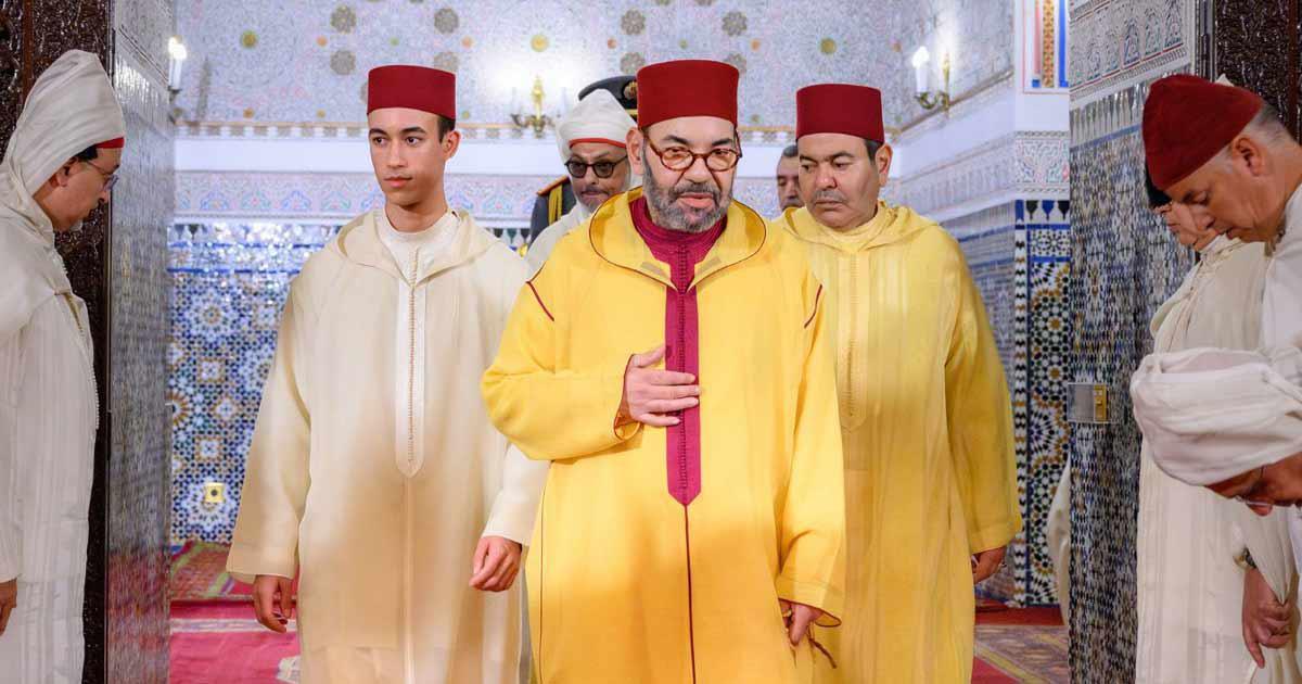 الملك محمد السادس يؤدي صلاة عيد الفطر بالرباط