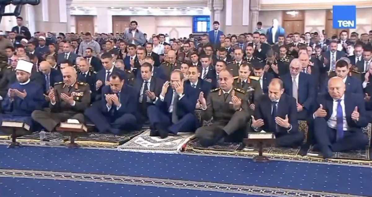 دعاء آل البيت في حضرة السيسي يختبر أعصاب العواصم الخليجية دعاء آل البيت في حضرة السيسي يختبر أعصاب العواصم الخليجية