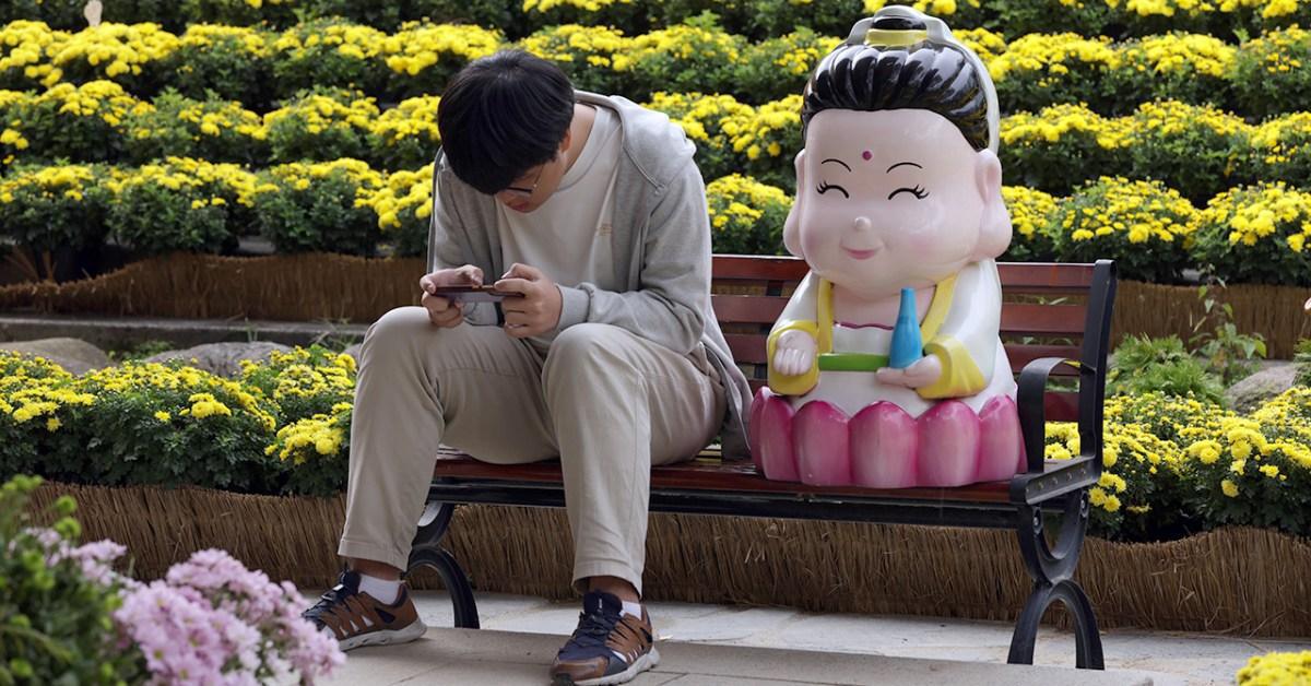 تراجع البوذية في شرق آسيا بين الأجيال الشابة