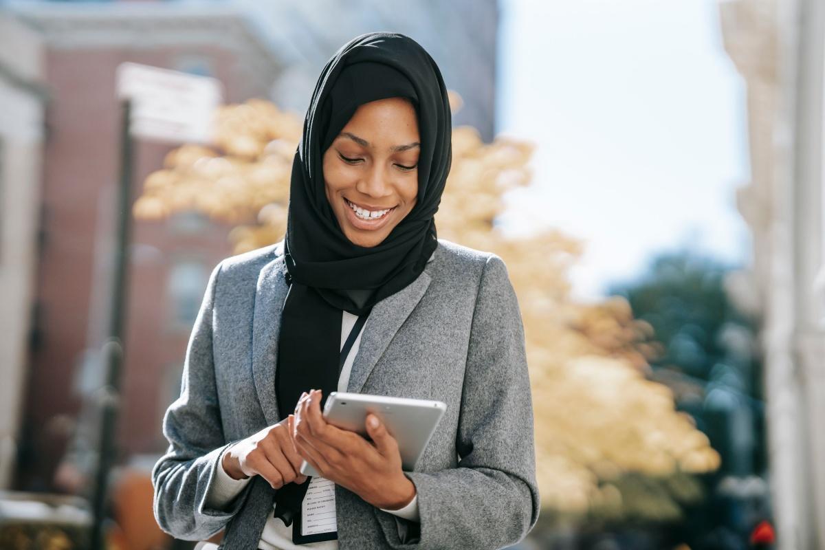 تحديات تغطية الدين في الإعلام المعاصر تحديات تغطية الدين في الإعلام المعاصر
