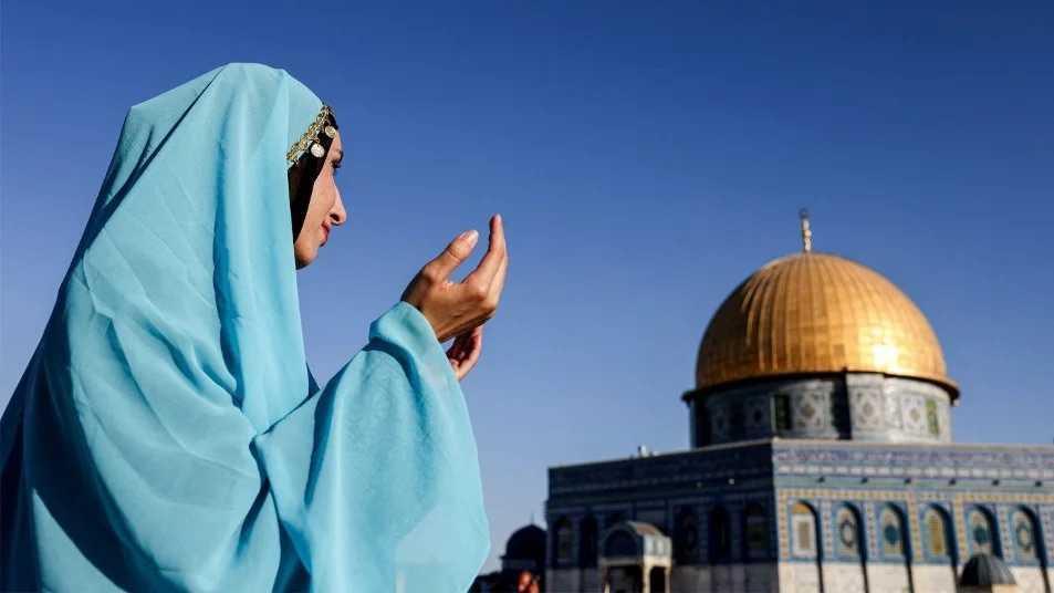 رأي. المرأة المسلمة بين حرية الاختيار ووصاية خطاب الإنقاذ رأي. المرأة المسلمة بين حرية الاختيار ووصاية خطاب الإنقاذ