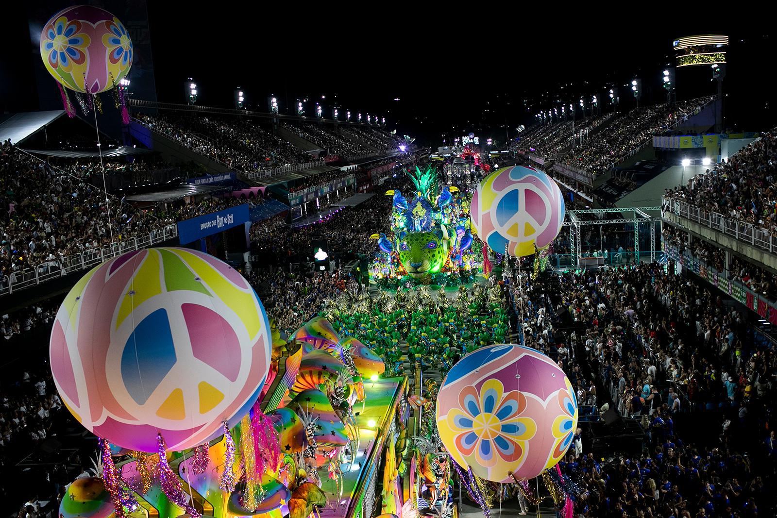 يتجمّع الناس في مسيرة "اليهود ضد إدارة الهجرة والجمارك" خارج مقرّها الرئيسي يوم الأربعاء ١١ فبراير ٢٠٢٦، في واشنطن العاصمة. (صورة من خدمة الأخبار الدينية/جاك جينكينز)