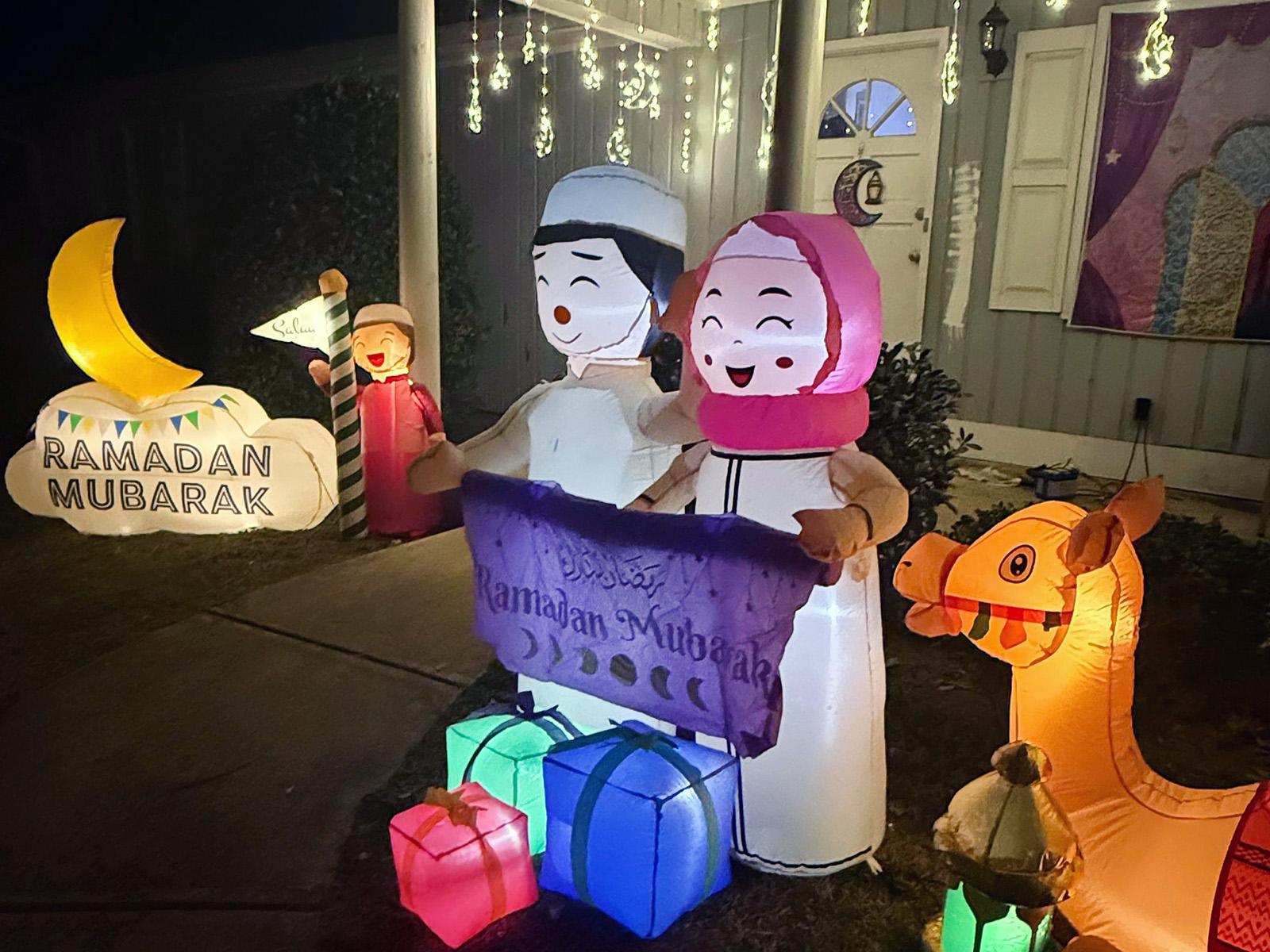 زينة رمضانية في منزل عائلة هوسيك في 21 فبراير 2026، في كينيسو، جورجيا. (صورة مقدمة من ياسمين هوسيك) 