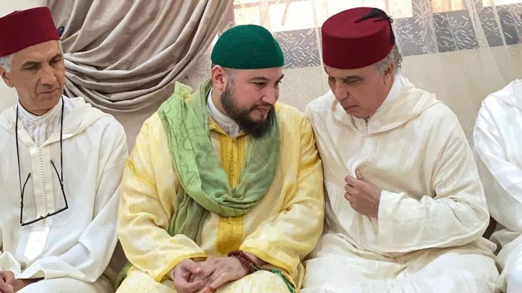 تسليم هبة ملكية لمعاذ القادري9