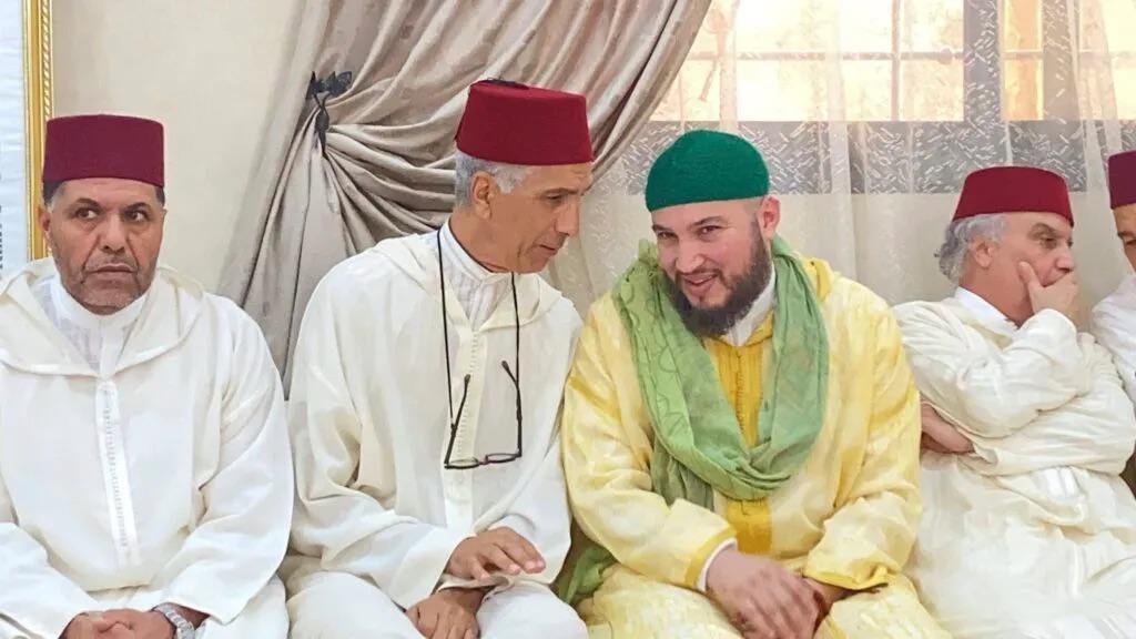 تسليم هبة ملكية لمعاذ القادري11
