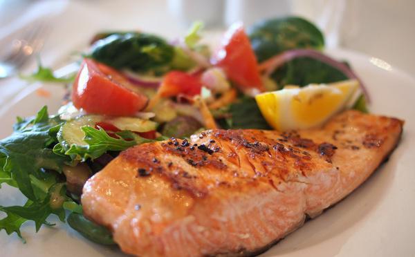 Baked Salmon with Lemon and Thyme