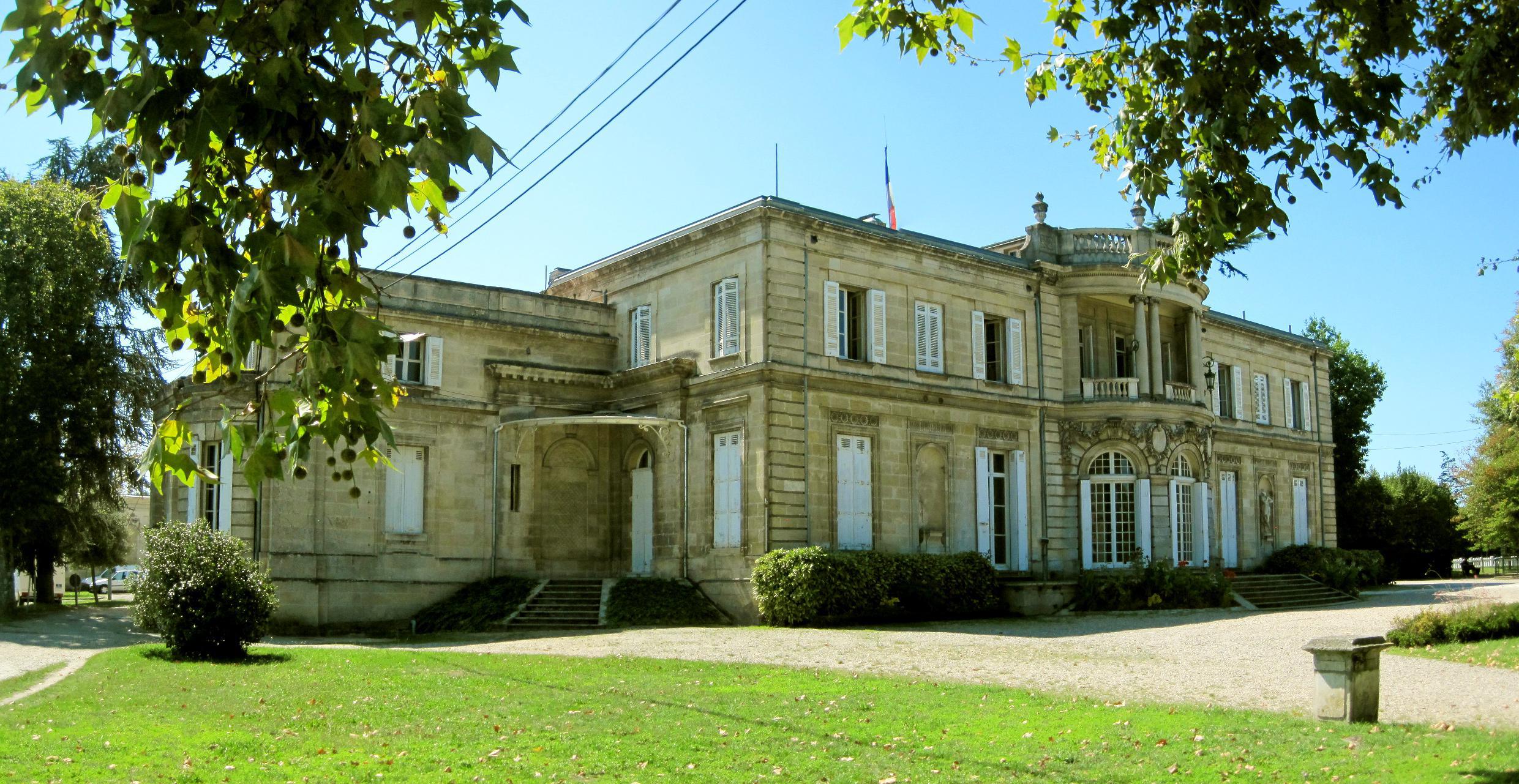 Bientôt l'UDI (Union des imbéciles) et ses complices de l'UMP (l'Union des mauvais pardants) vont dégager de l'Hôtel de ville de Talence.