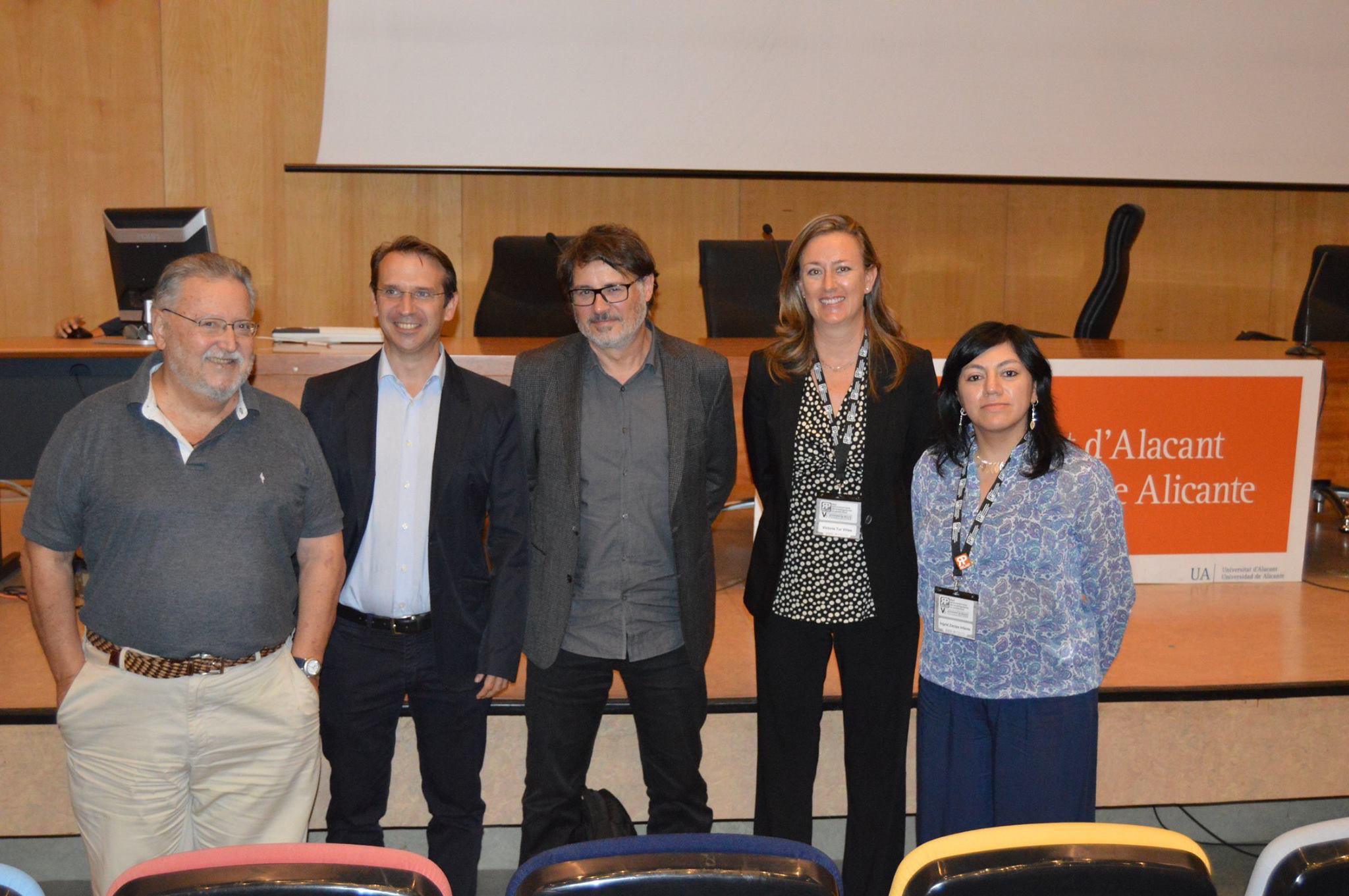 Con mi co-conferenciante Daniel Solana, Double You; Juan Luis Nicolau Gonzálbez, Decano de la Facultad de Ciencias Económicas y Empresariales de la Universidad de Alicante; la Profesora Victoria Tur , Universidad de Alicante y at last but not least: Presidenta RELAIP: Ingrid Zacipa Infante (Colombia).