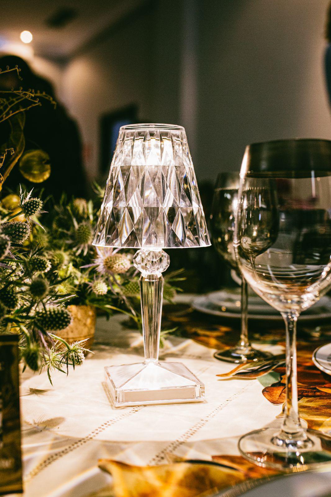 Luminária de mesa Kartell Battery designer Ferruccio Laviani Luminária de mesa Kartell Battery designer Ferruccio Laviani