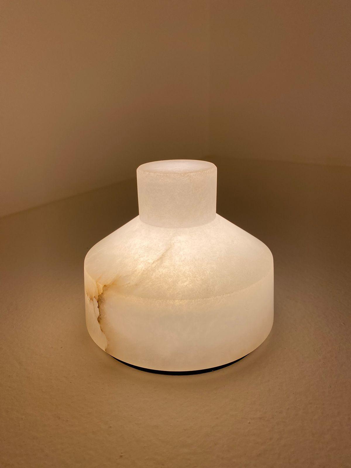 CONJUNTO luminaria de mesa Carpyen Trio Alabast Designer Jordi Veciana CONJUNTO luminaria de mesa Carpyen Trio Alabast Designer Jordi Veciana