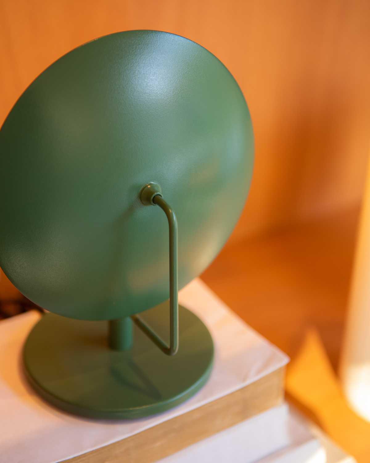 Luminária De Mesa AVL Brasil Mari Refletora PINT Luminária De Mesa AVL Brasil Mari Refletora PINT