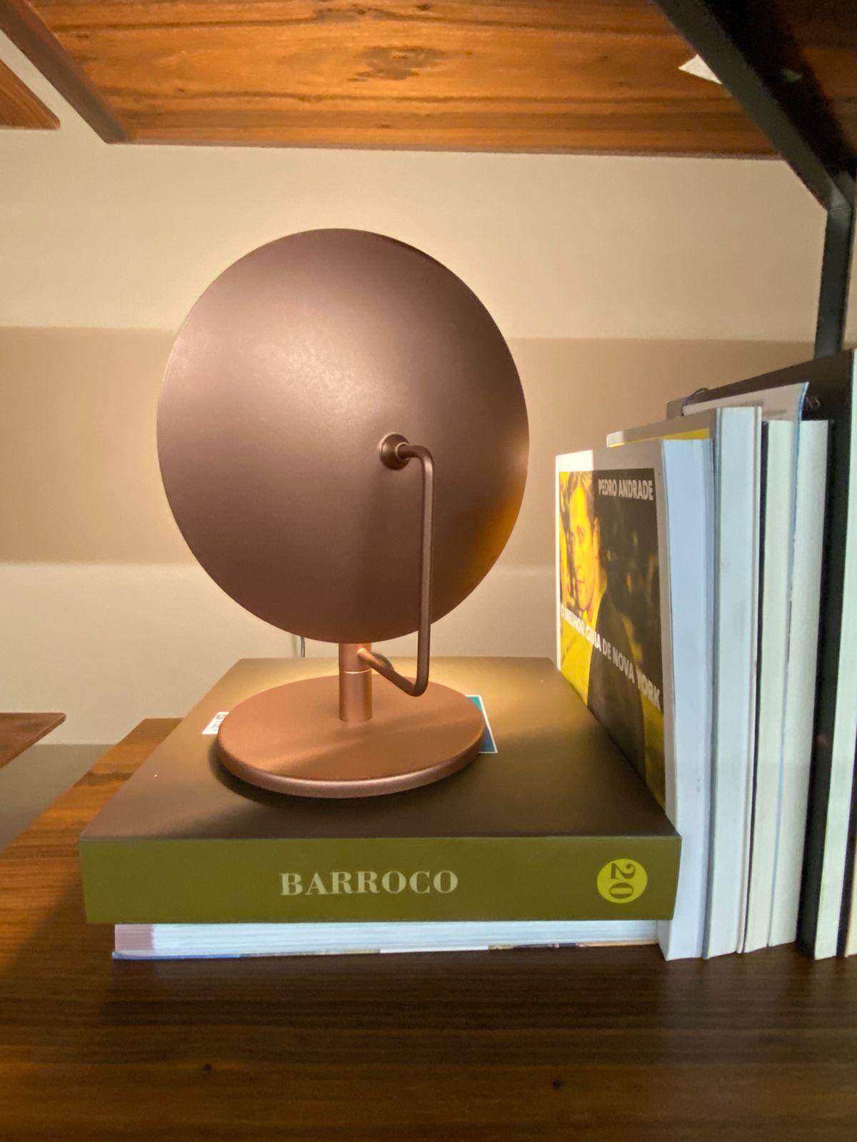 Luminária De Mesa AVL Brasil Mari Refletora PINT Luminária De Mesa AVL Brasil Mari Refletora PINT