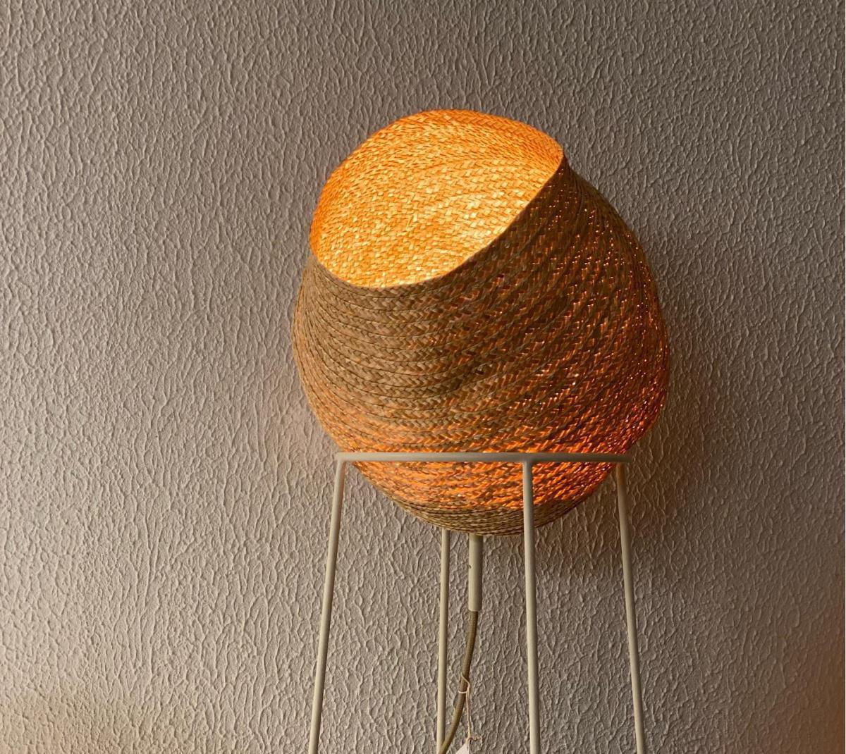 Luminária de Piso DSG Genius Loci Ilum. Difusa Luminária de Piso DSG Genius Loci Ilum. Difusa