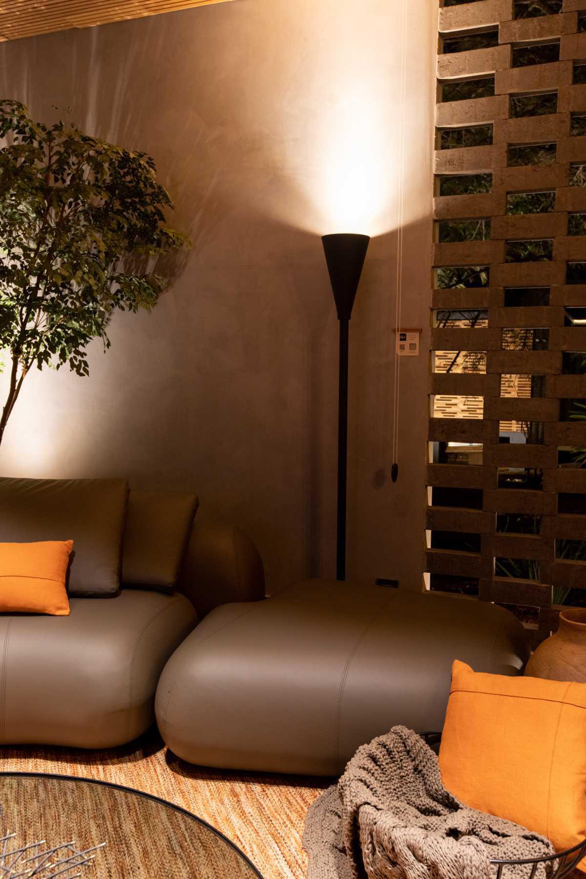 Luminaria de Piso AVL Brasil Kira Luminaria de Piso AVL Brasil Kira