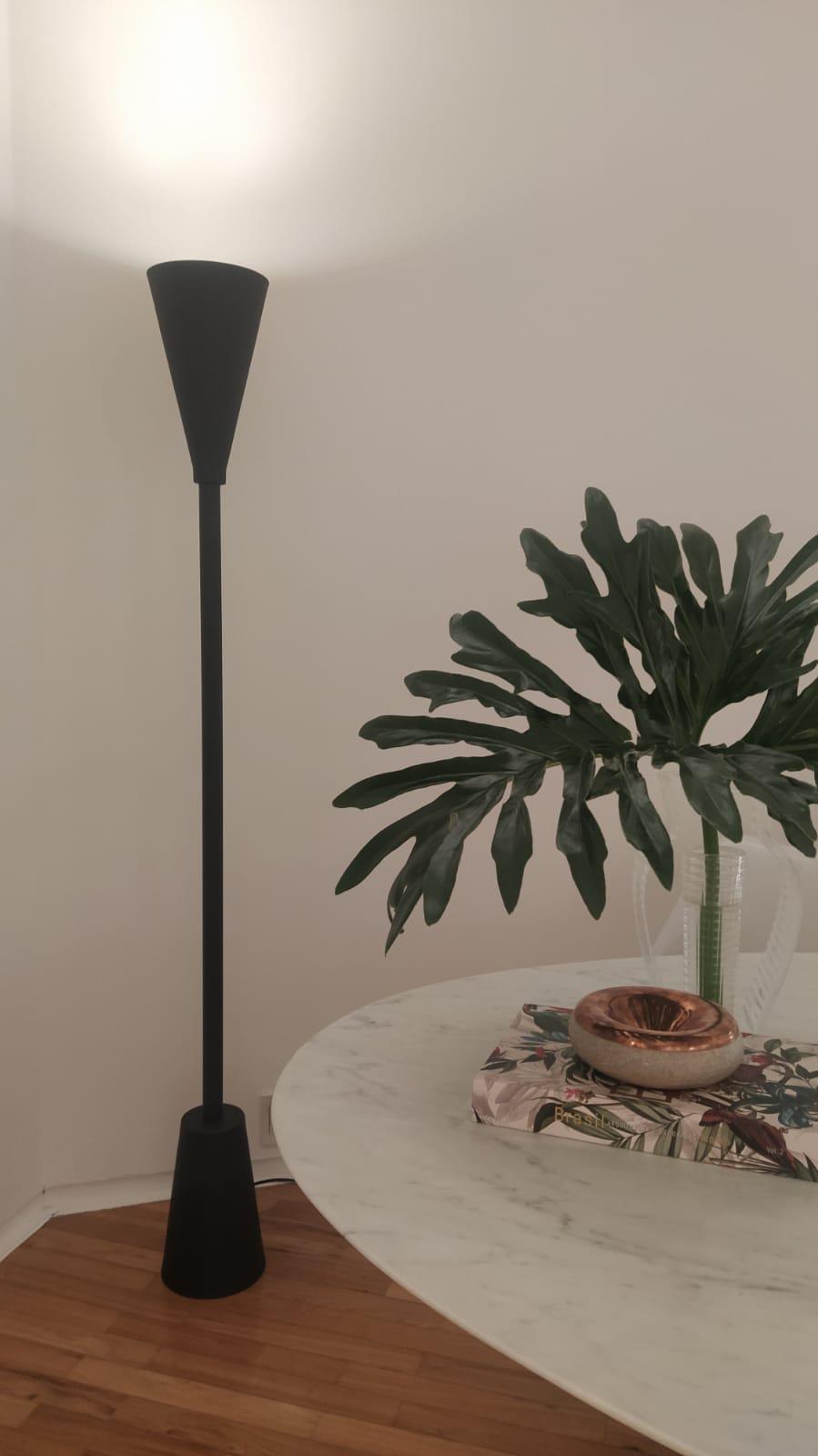 Luminaria de Piso AVL Brasil Kira Luminaria de Piso AVL Brasil Kira