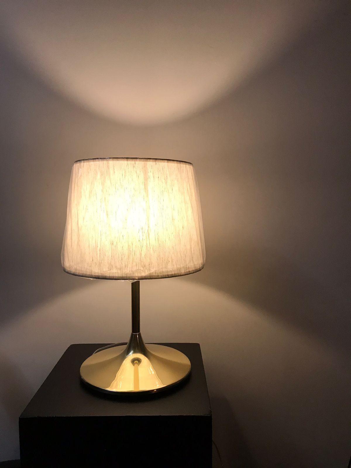 LUMINÁRIA DE MESA FACTO PP AVL LATÃO LUMINÁRIA DE MESA FACTO PP AVL LATÃO