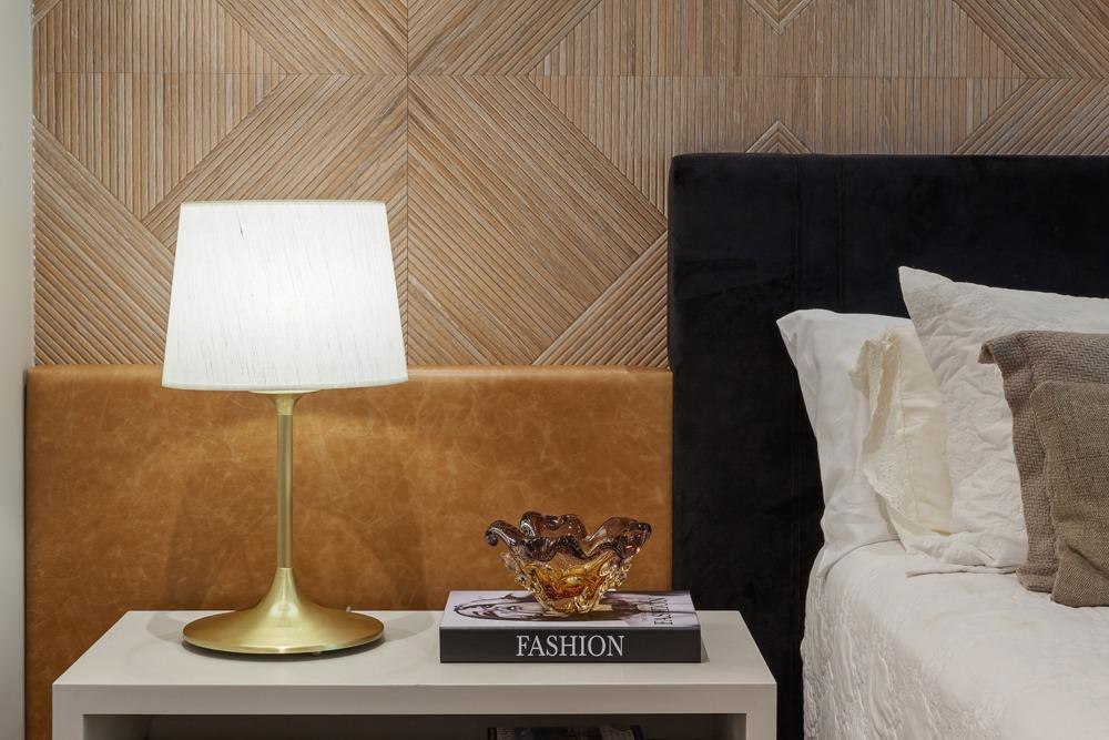 LUMINÁRIA DE MESA FACTO PP AVL LATÃO LUMINÁRIA DE MESA FACTO PP AVL LATÃO