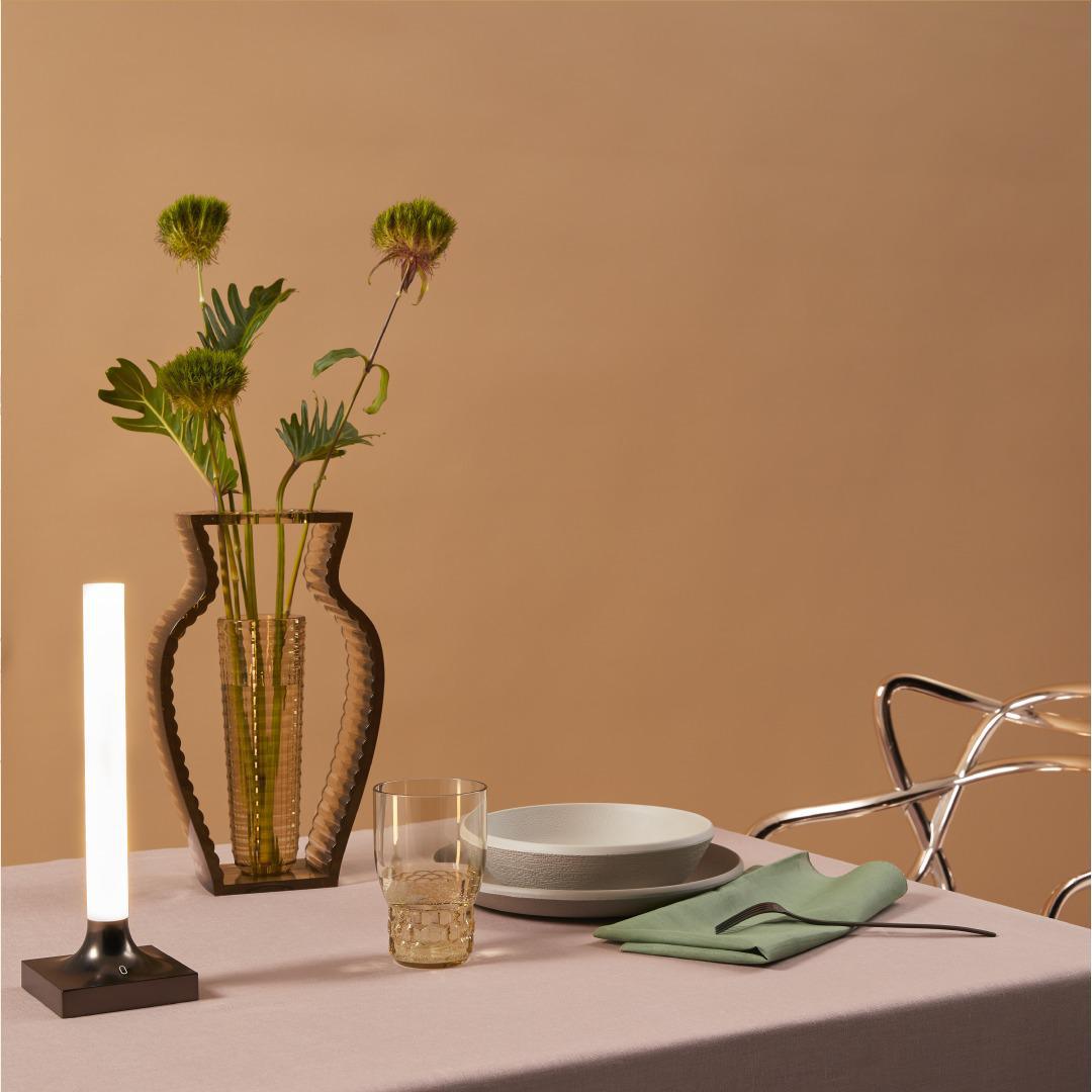 Luminaria de mesa Kartell Goodnight designer Philippe Starck