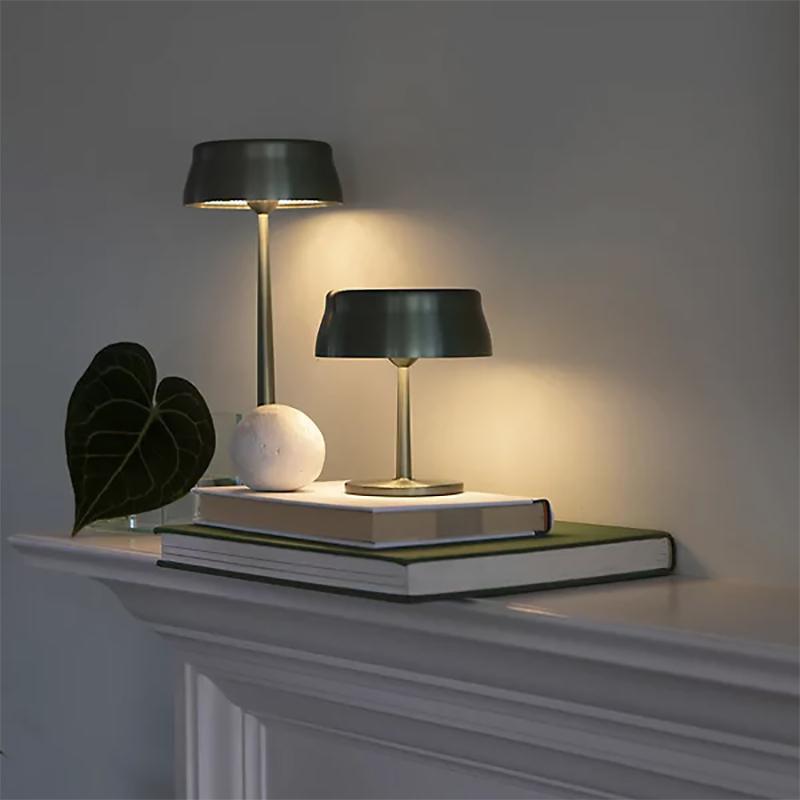 Luminária de mesa Sister Light Ouro - Zaffferano Luminária de mesa Sister Light Ouro - Zaffferano