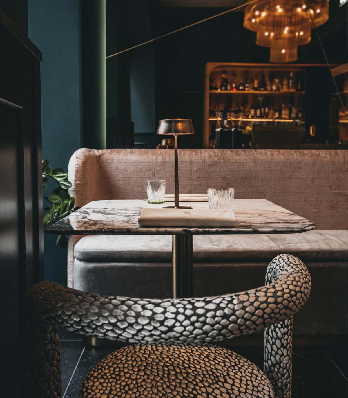 Luminária de mesa Sister Light Ouro - Zaffferano Luminária de mesa Sister Light Ouro - Zaffferano