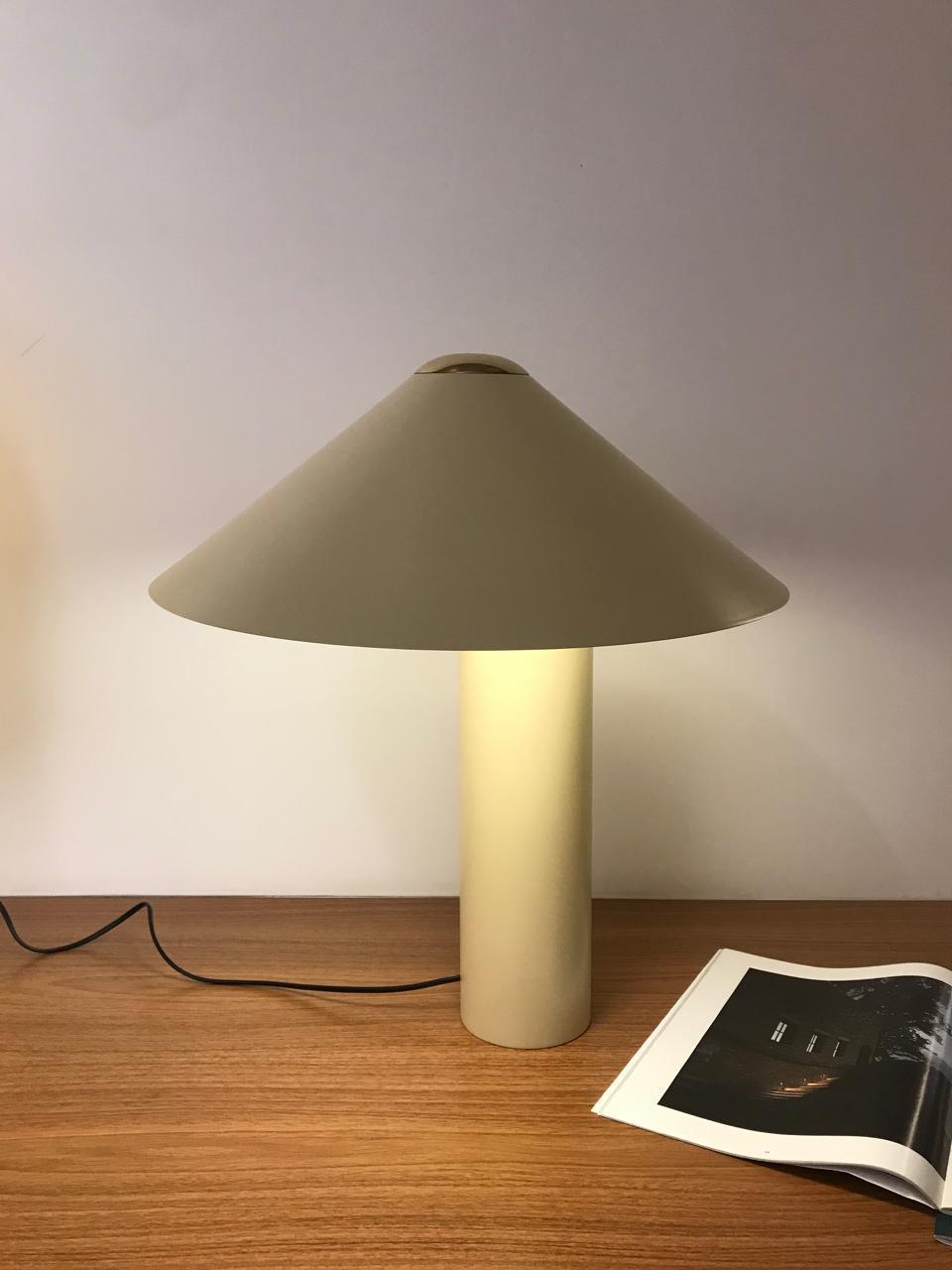 Luminaria de Mesa Linha G Conti Luminaria de Mesa Linha G Conti