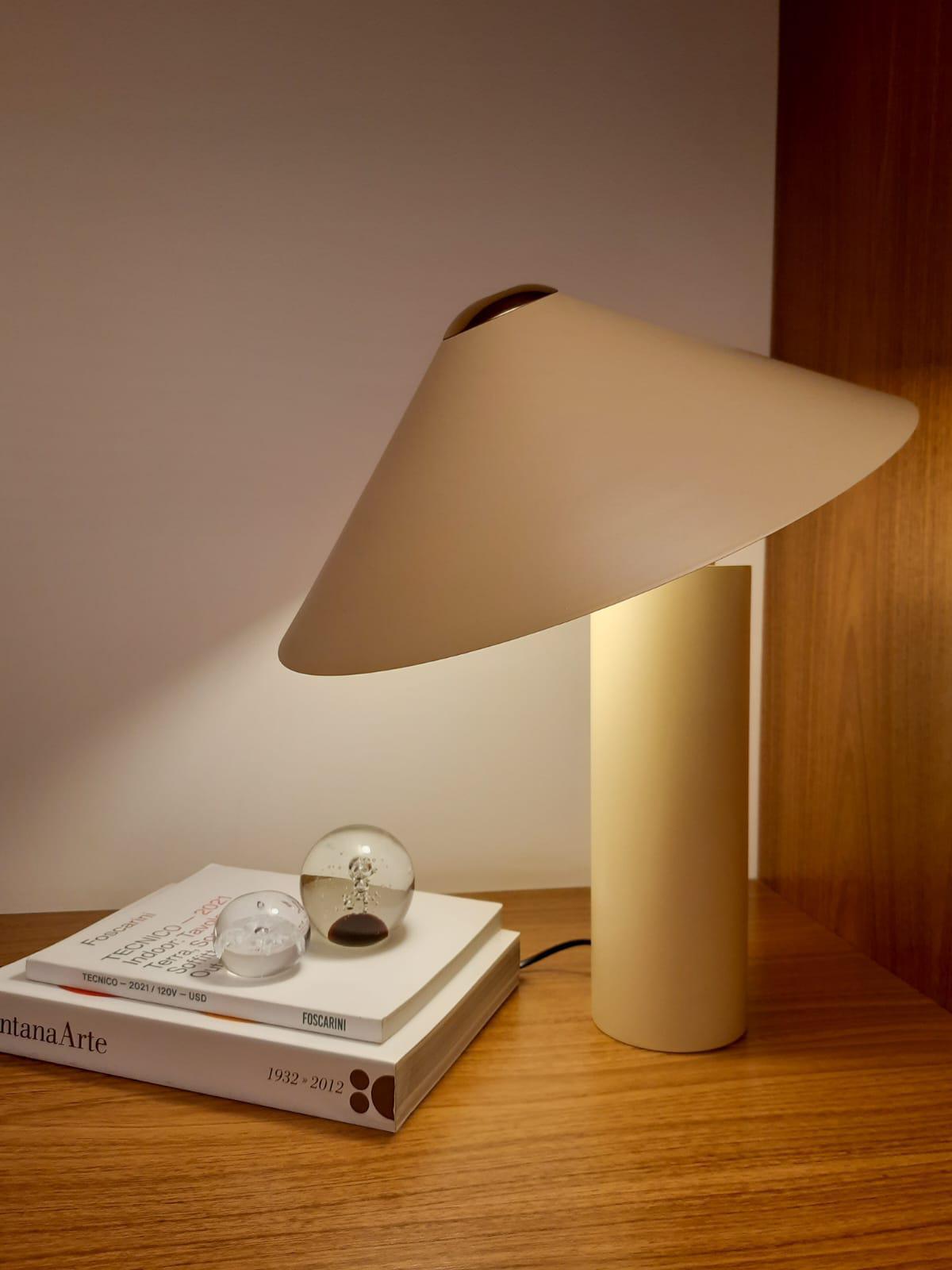 Luminaria de Mesa Linha G Conti Luminaria de Mesa Linha G Conti