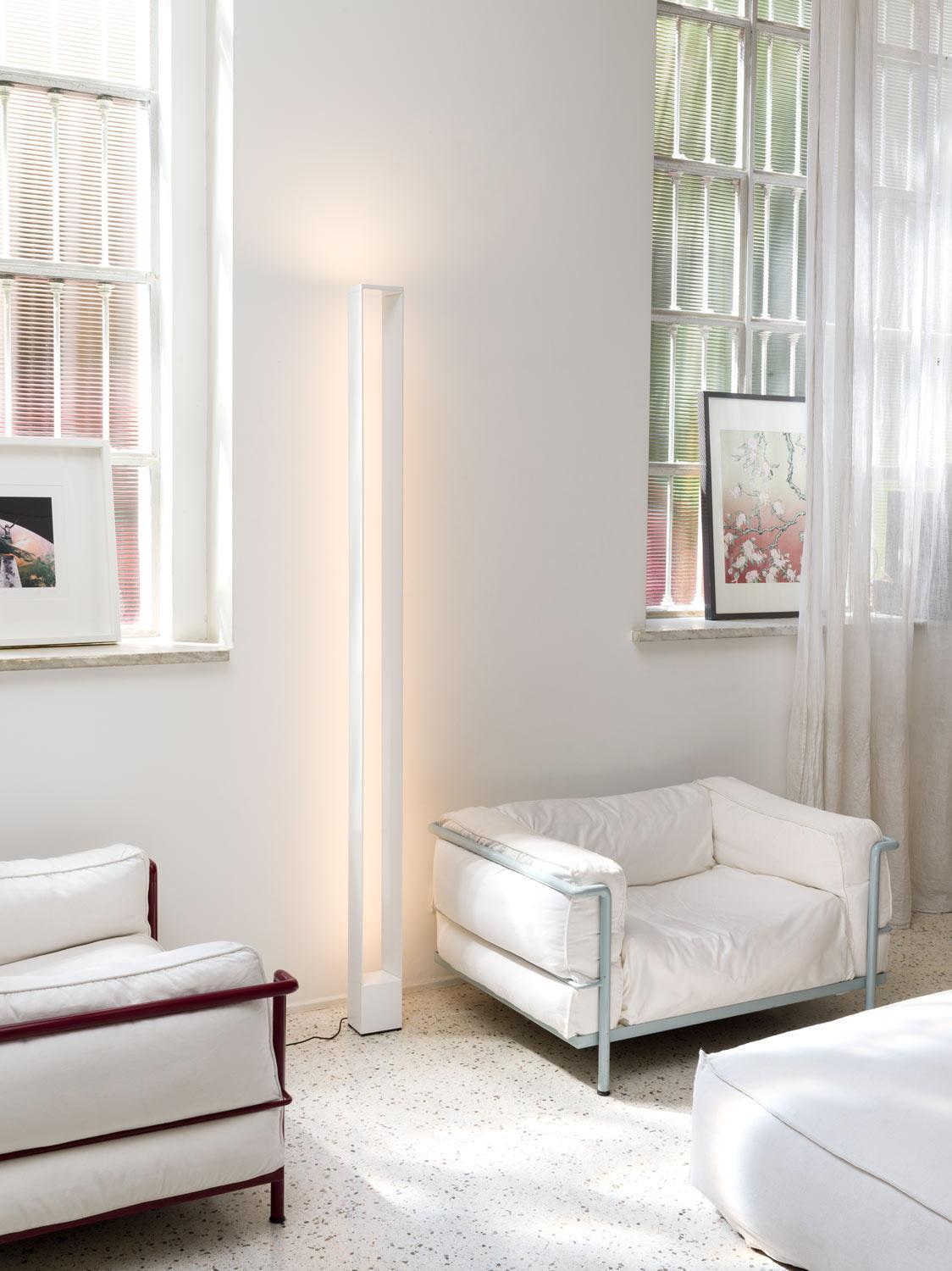 Luminaria de Piso Nemo Tru Designer R. Paoli Wallwahser Luminaria de Piso Nemo Tru Designer R. Paoli Wallwahser