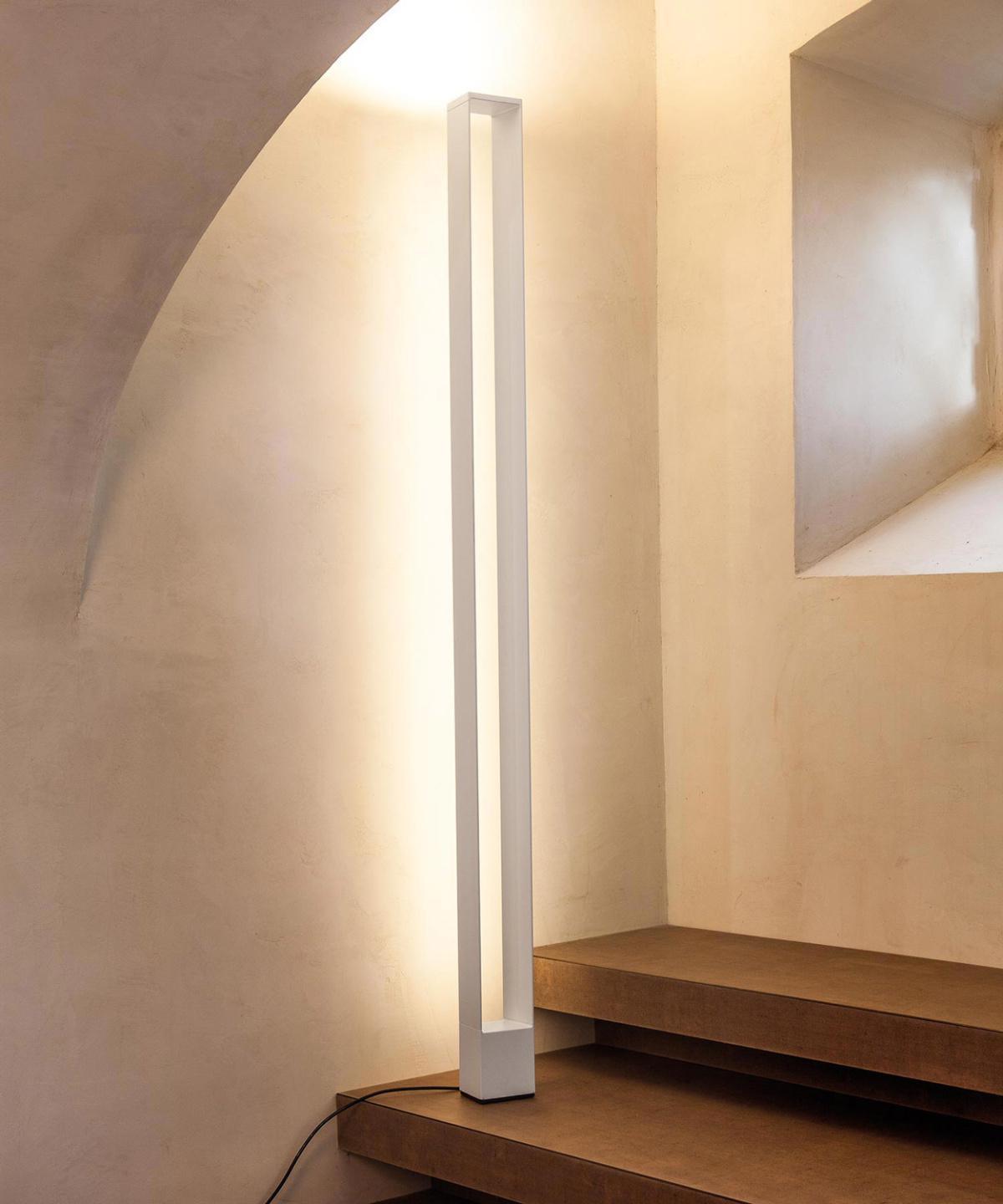Luminaria de Piso Nemo Tru Designer R. Paoli Wallwahser Luminaria de Piso Nemo Tru Designer R. Paoli Wallwahser