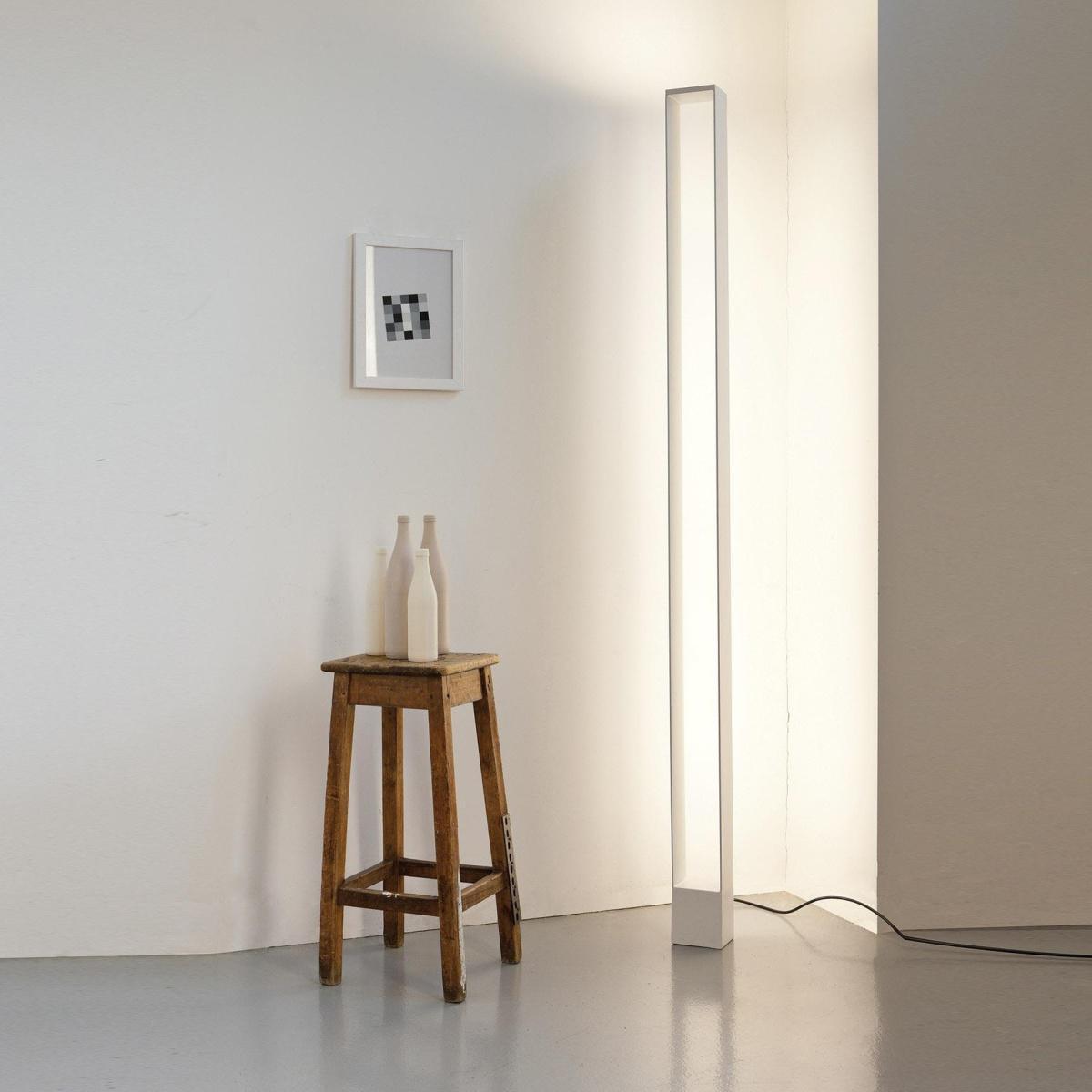 Luminaria de Piso Nemo Tru Designer R. Paoli Wallwahser Luminaria de Piso Nemo Tru Designer R. Paoli Wallwahser