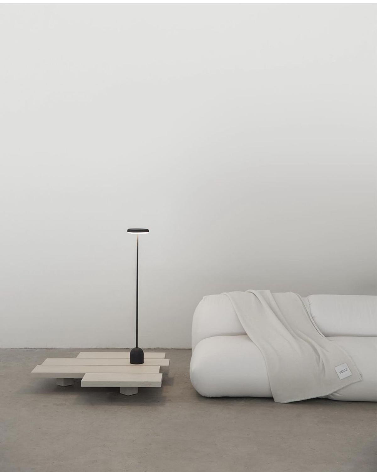 Luminaria de Piso WE Fungi 1 Baixa Luminaria de Piso WE Fungi 1 Baixa