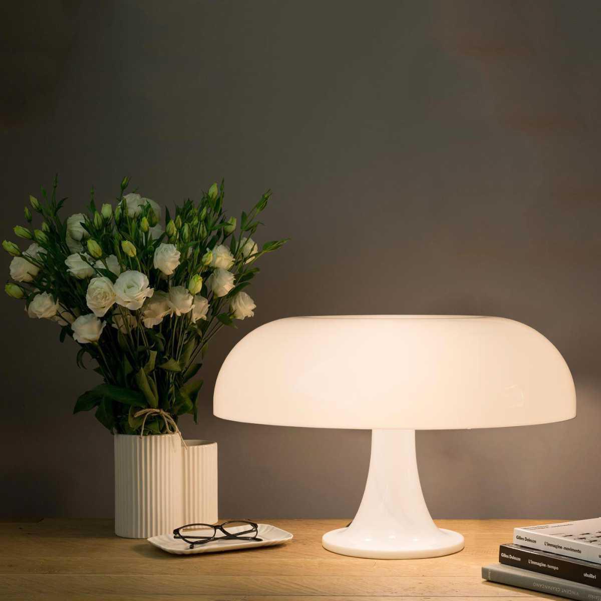 Luminaria de mesa Artemide Nesso Design Giancarlo Mattioli, Gruppo Urbanisti Citta Nuova Luminaria de mesa Artemide Nesso Design Giancarlo Mattioli, Gruppo Urbanisti Citta Nuova