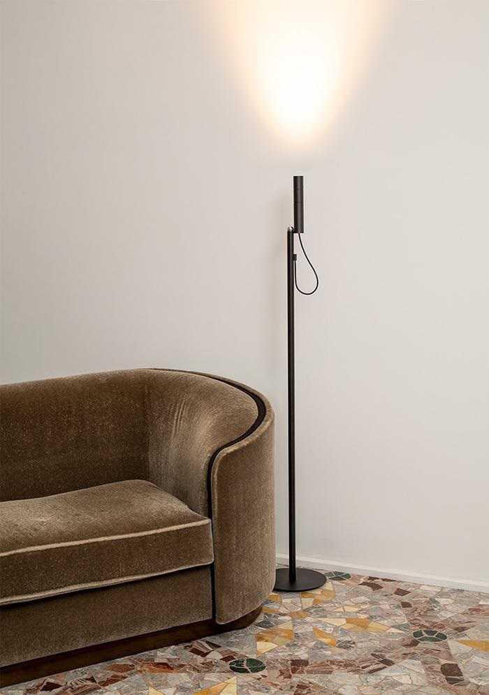 Luminaria de Piso Nemo Type zoom Design Guillaume Bloget Luminaria de Piso Nemo Type zoom Design Guillaume Bloget