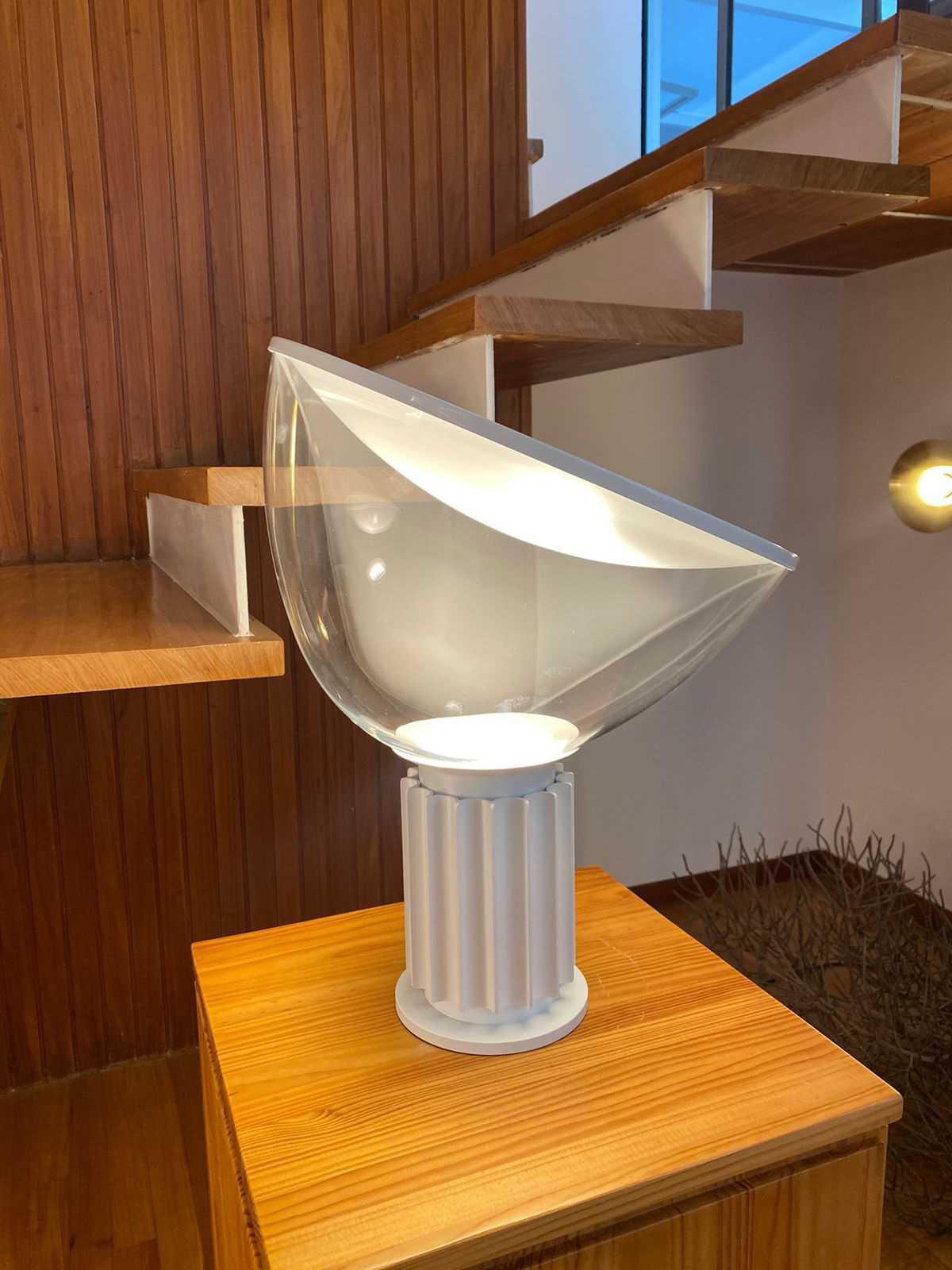 Luminária De Mesa Flos Taccia Designer Achille E Castiglioni  Luminária De Mesa Flos Taccia Designer Achille E Castiglioni