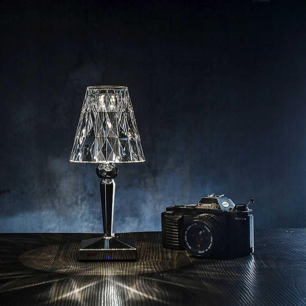 Luminária de mesa Kartell Battery designer Ferruccio Laviani BLACK Luminária de mesa Kartell Battery designer Ferruccio Laviani BLACK