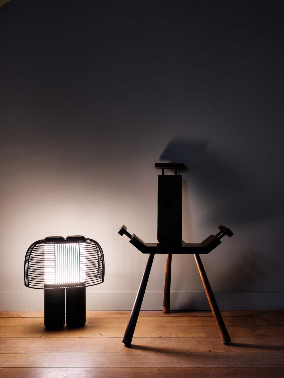 Luminária de mesa DCW Yasuke By Caroline Ziegler & Pierre Brichet preto