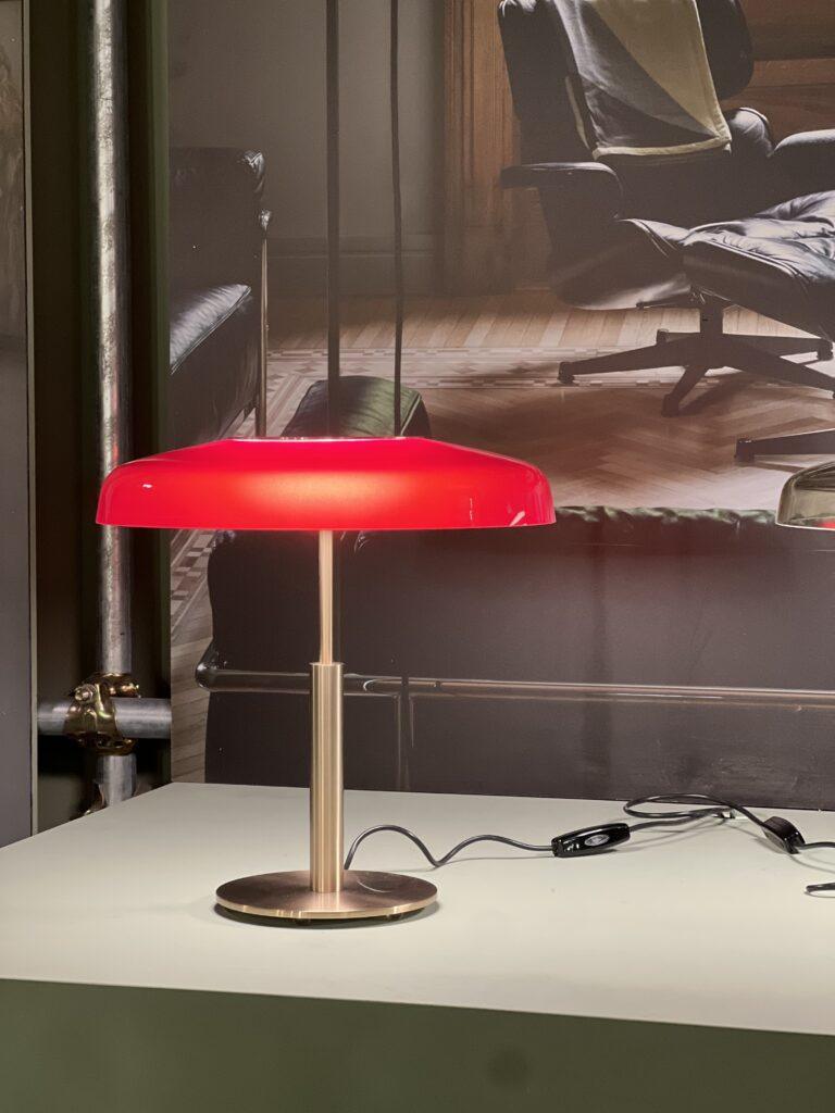 Luminaria de Mesa Oluce Dora Metal design Angeletti & Ruzza 