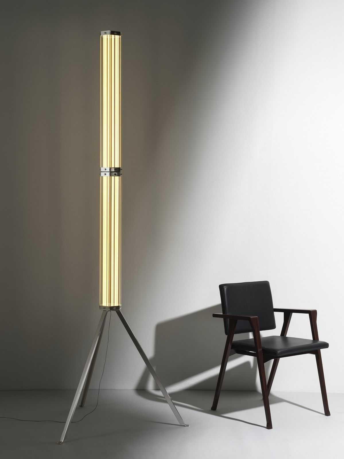 Luminaria de piso Flos SuperWire F designer Formafantasma Luminaria de piso Flos SuperWire F designer Formafantasma