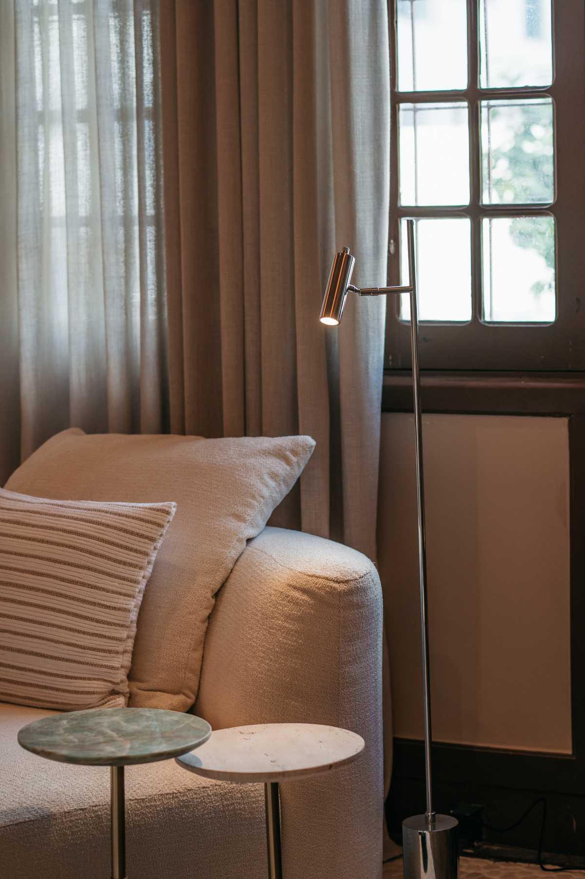 Luminária de Piso AVL Brasil Flex dimer