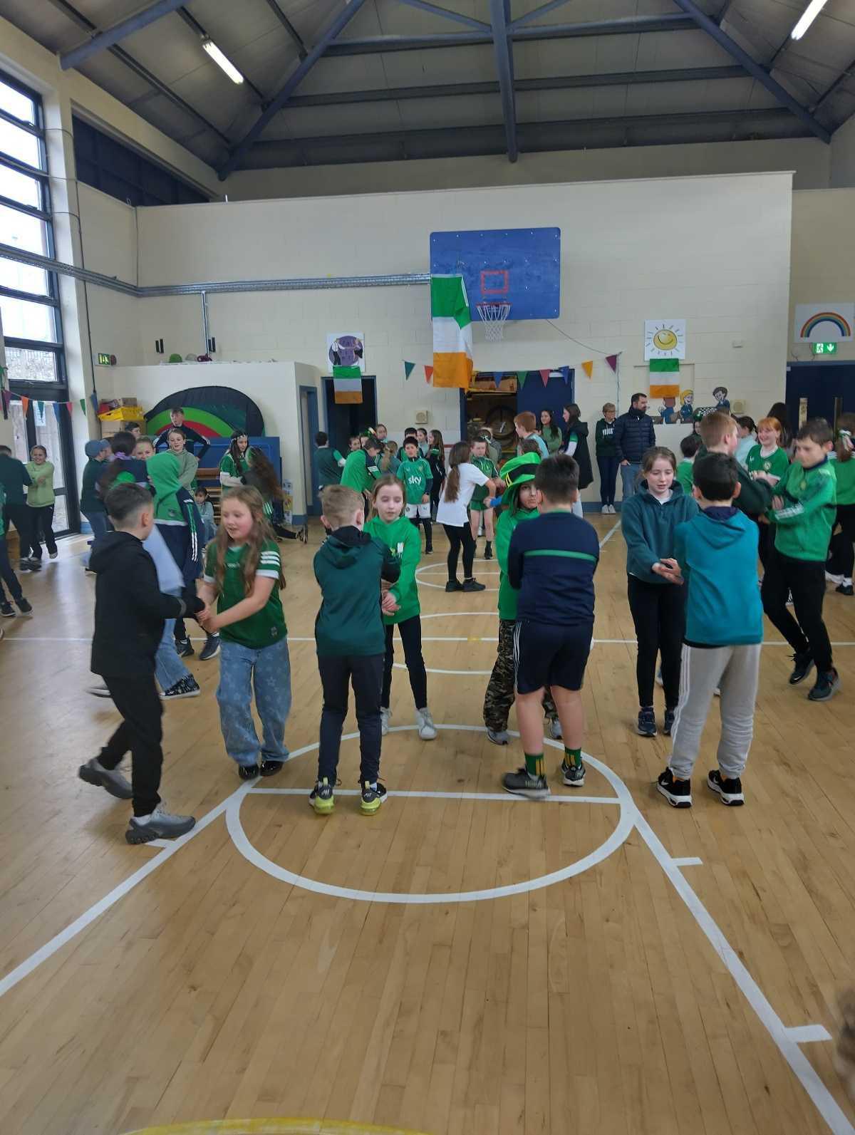 Céilí fun! Yee-up!