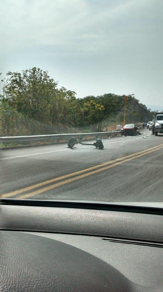 Accidente fuerte en vía rápida Tuxtla - San Cristóbal.