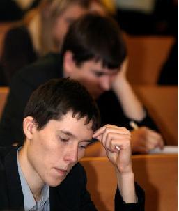 Recrutement d'enseignants : un concours exceptionnel ouvert aux master1 en 2013