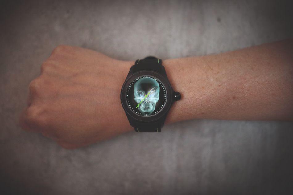 Corum Bubble Skull X Ray tout l esprit de Wunderman