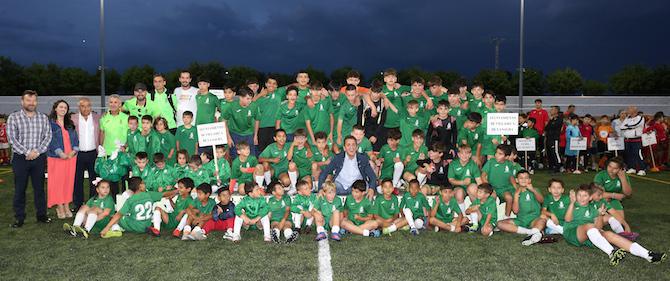 MÁS DE 3.500 PERSONAS, EN LA CLAUSURA DEL XXV CAMPEONATO BENJAMÍN LA SAGRA MÁS DE 3.500 PERSONAS, EN LA CLAUSURA DEL XXV CAMPEONATO BENJAMÍN LA SAGRA