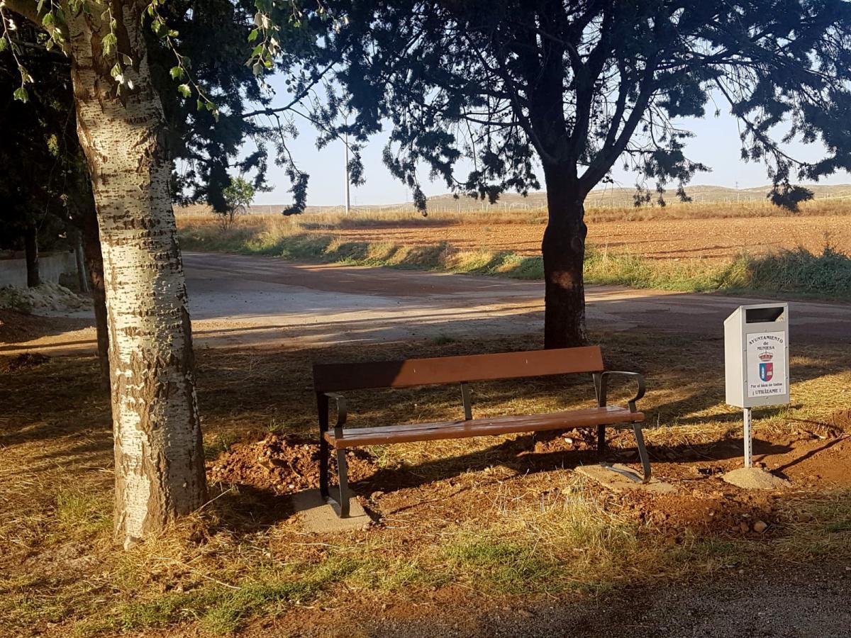 MUNIESA. BANCOS EN EL PASEO DEL REGUERO MUNIESA. BANCOS EN EL PASEO DEL REGUERO