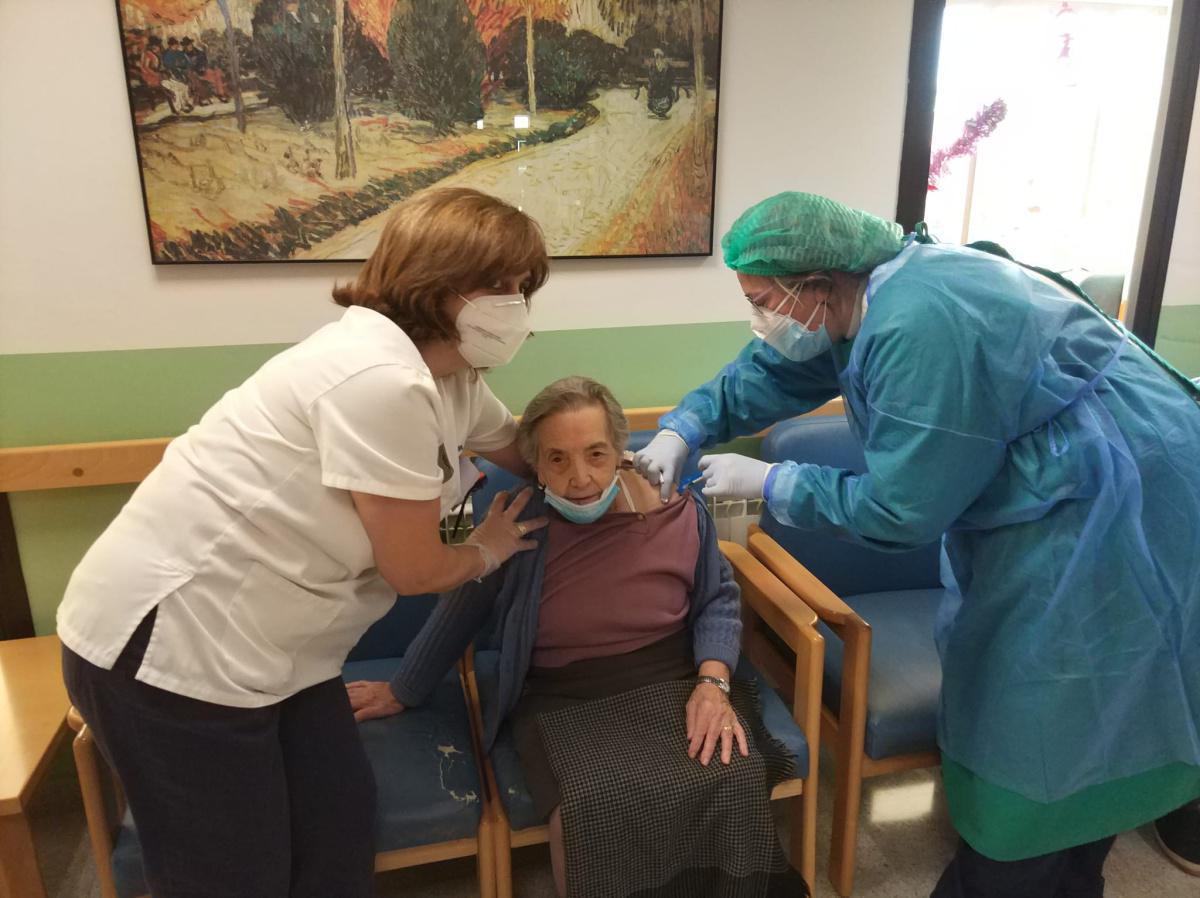 COVID-19. MUNIESA, LA VACUNA LLEGA A LA RESIDENCIA COVID-19. MUNIESA, LA VACUNA LLEGA A LA RESIDENCIA