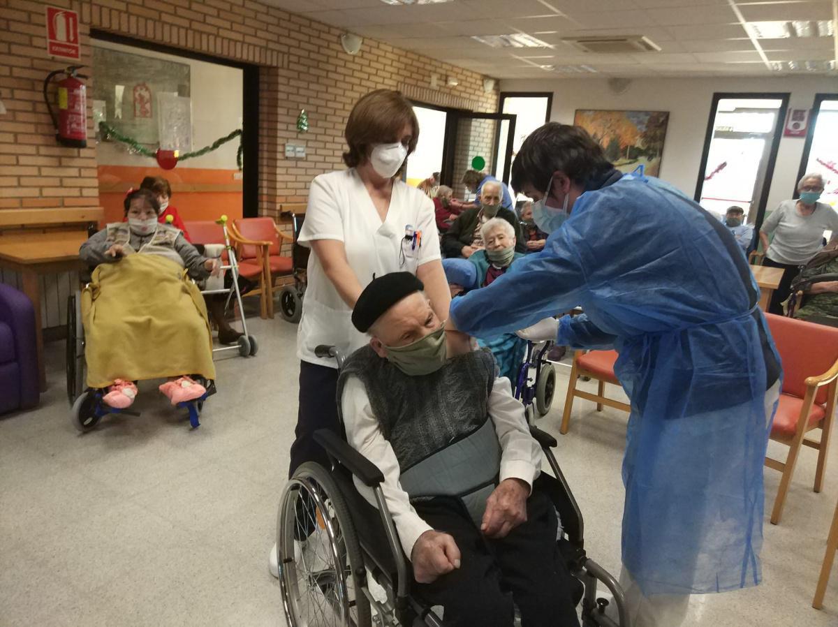 COVID-19. MUNIESA, LA VACUNA LLEGA A LA RESIDENCIA COVID-19. MUNIESA, LA VACUNA LLEGA A LA RESIDENCIA