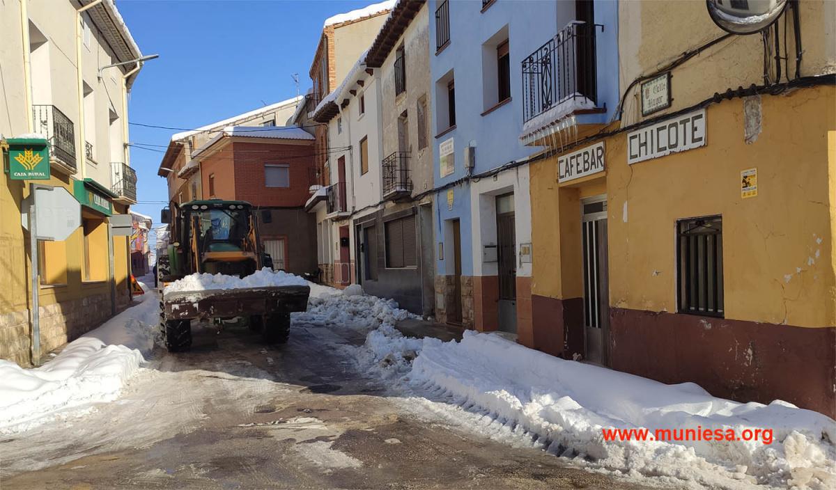 MUNIESA, CON HIELO Y NIEVE. MÁXIMA PRECAUCIÓN MUNIESA, CON HIELO Y NIEVE. MÁXIMA PRECAUCIÓN